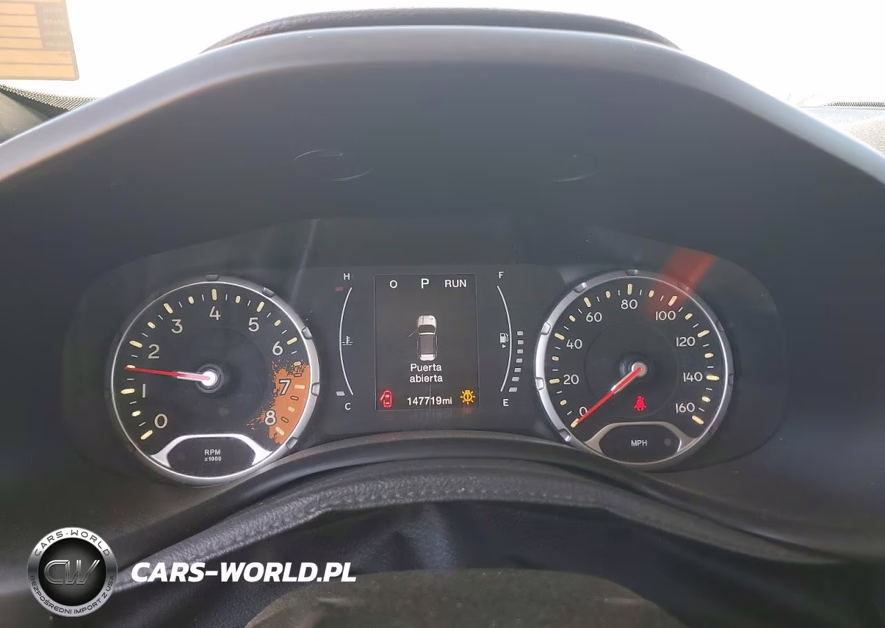 2018 Jeep Renegade Latitude VIN:ZACCJABB1JPH84361 - 9