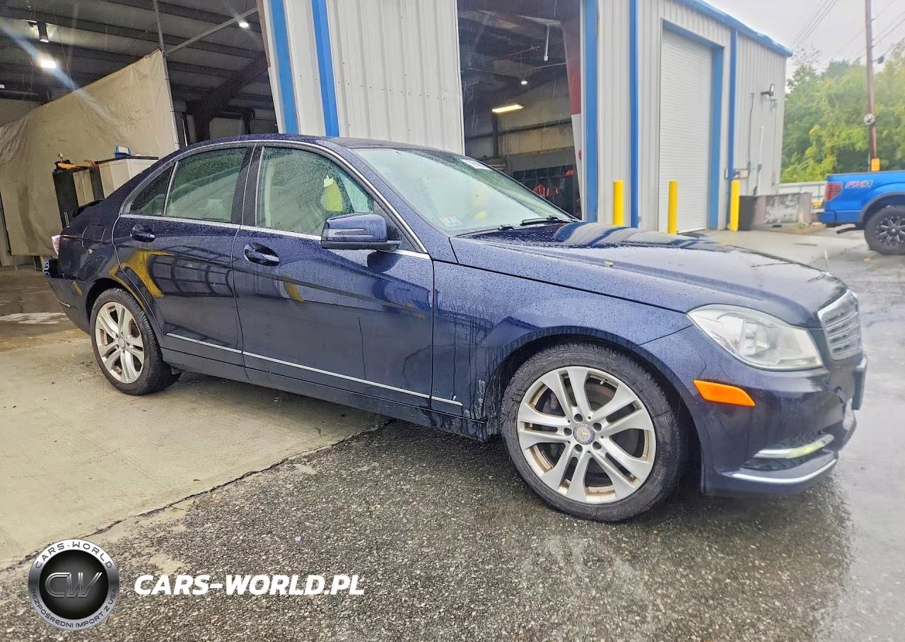 2013 Mercedes-Benz C 300 4Matic VIN:WDDGF8AB2DR287246 - 4