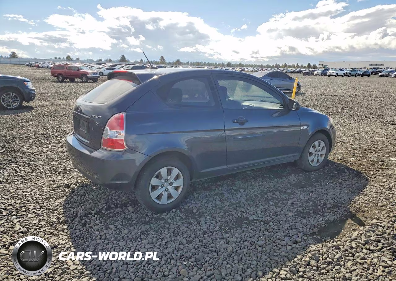 2008 Hyundai Accent Gs VIN:KMHCM36C78U093555 - 3