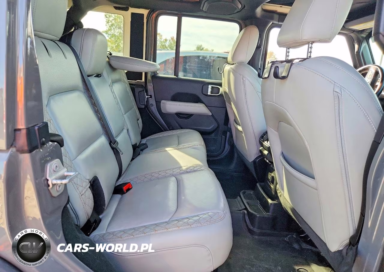 2022 Jeep Wrangler Unlimited Sahara VIN:1C4HJXEM1NW266152 - 10
