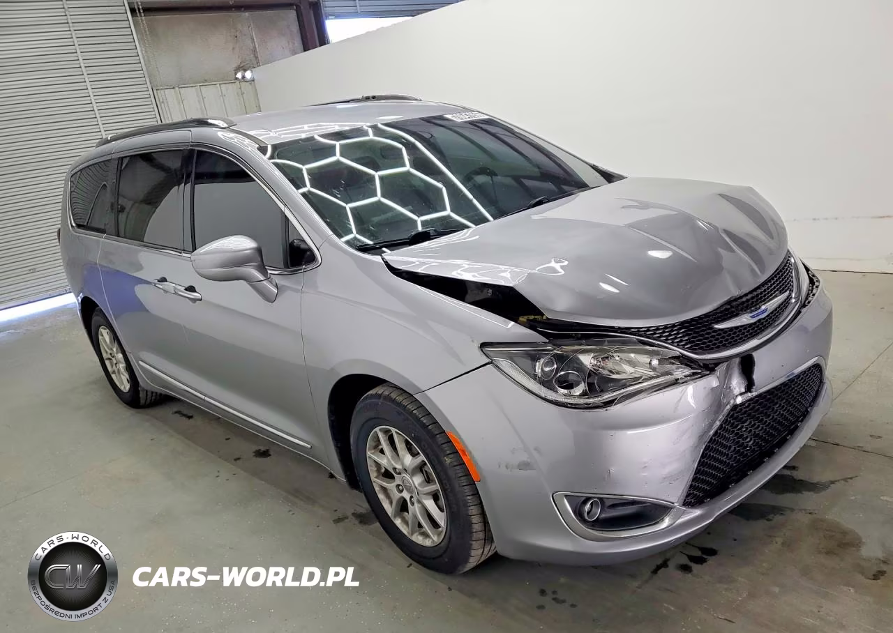2020 Chrysler Pacifica Touring L VIN:2C4RC1BG3LR140178 - 4