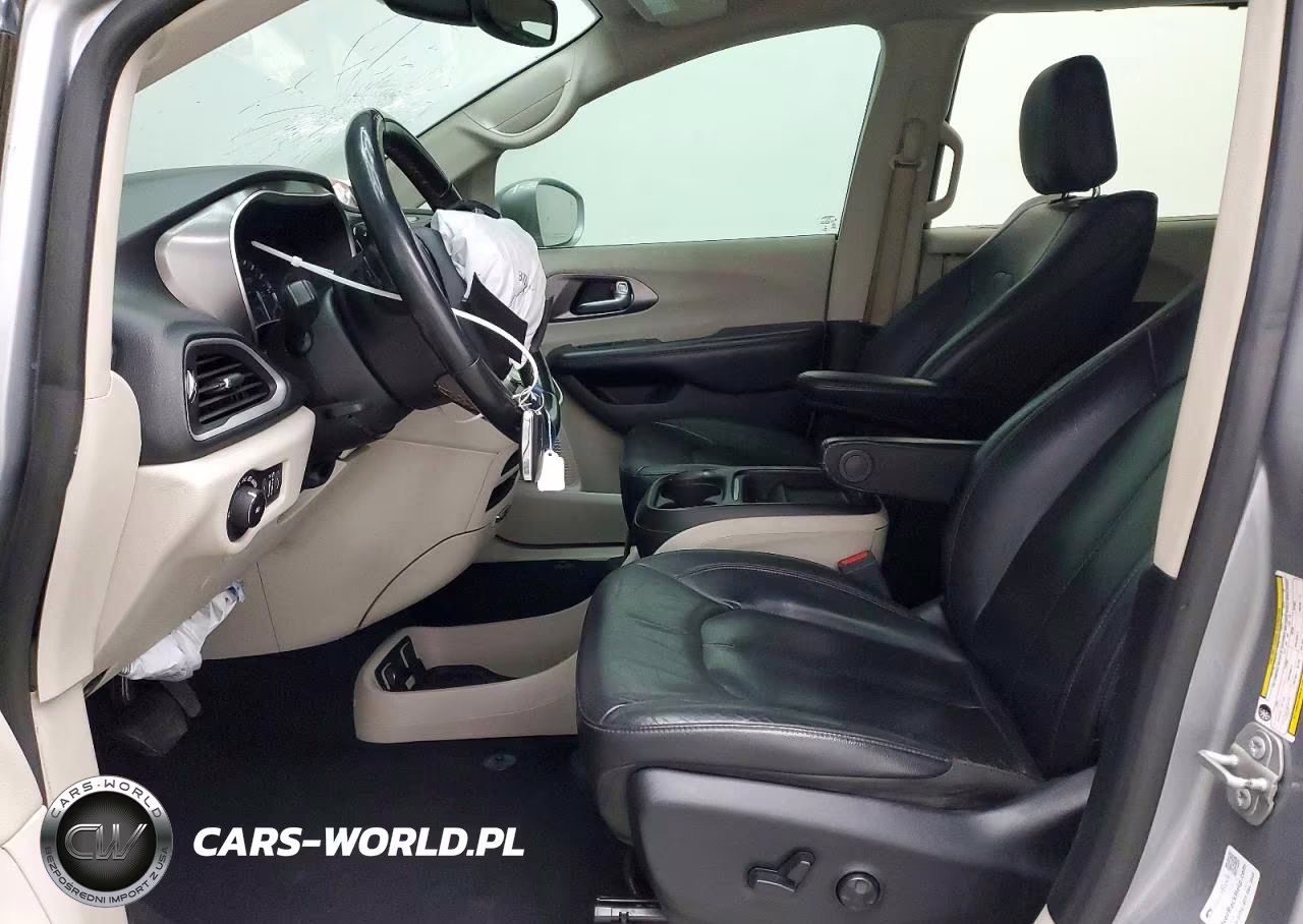 2020 Chrysler Pacifica Touring L VIN:2C4RC1BG3LR140178 - 7