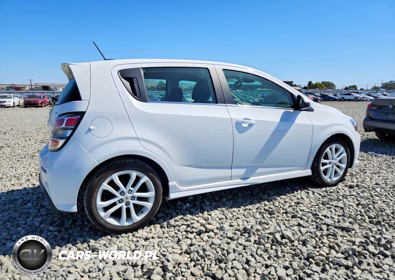 2018 Chevrolet Sonic Lt VIN:1G1JD6SBXJ4129747 - 3