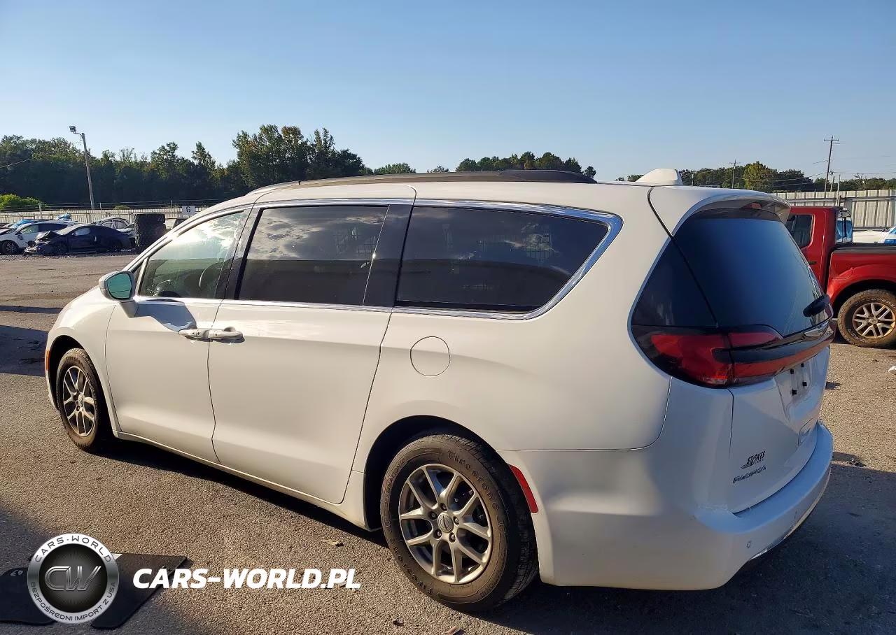 2022 Chrysler Pacifica Touring VIN:2C4RC1FG9NR158004 - 2