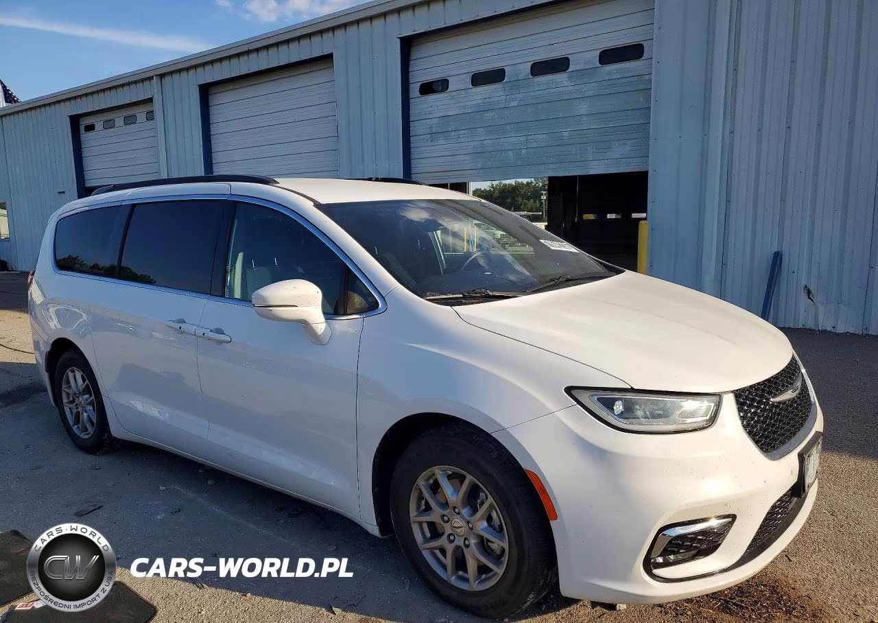 2022 Chrysler Pacifica Touring VIN:2C4RC1FG9NR158004 - 4