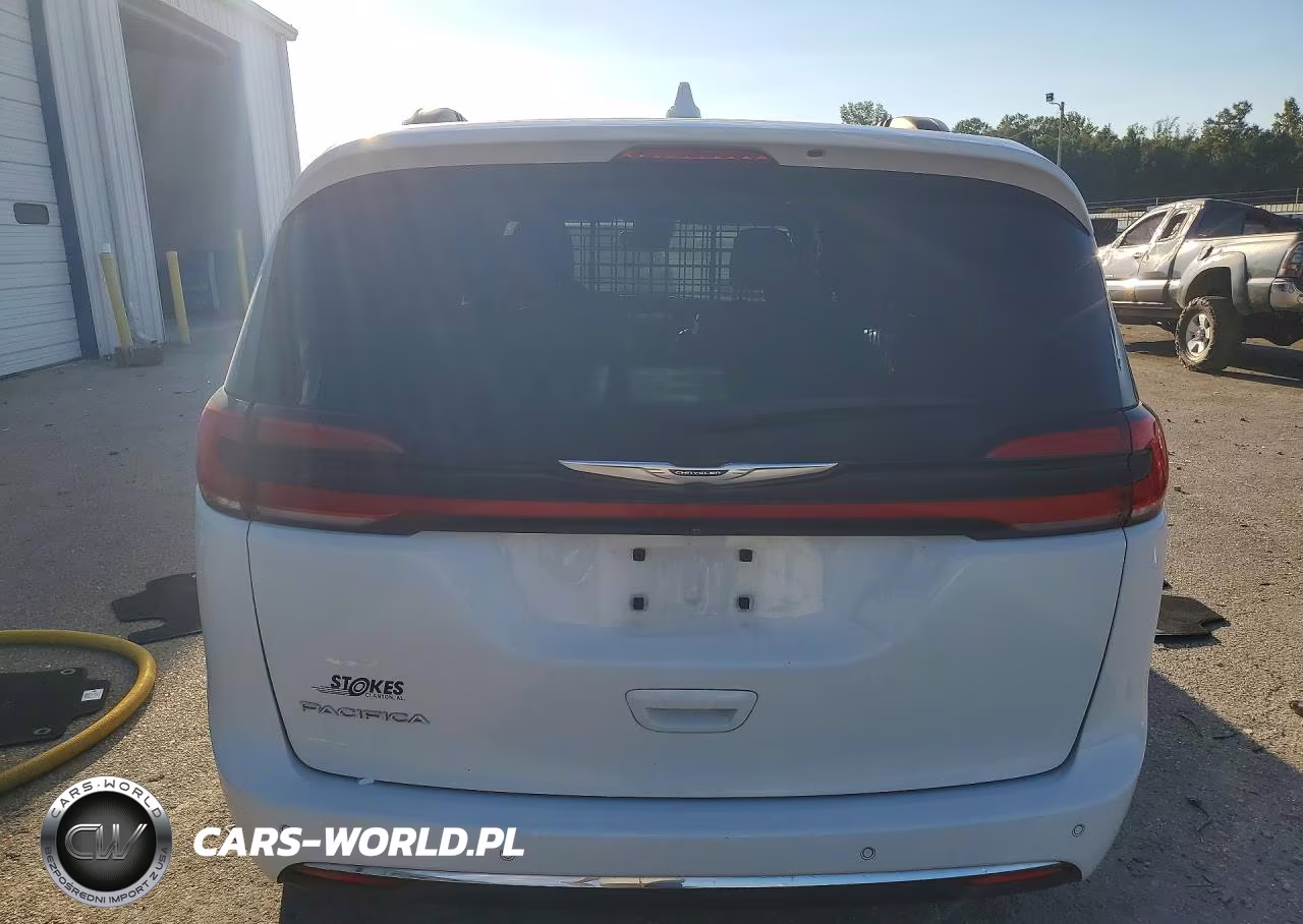 2022 Chrysler Pacifica Touring VIN:2C4RC1FG9NR158004 - 6
