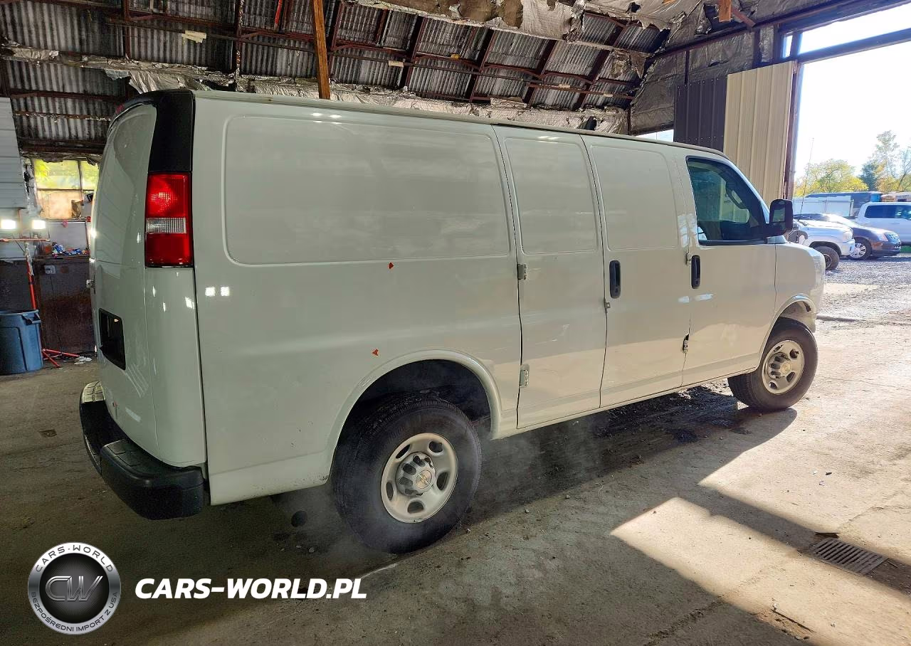 2023 Chevrolet Express G2500 VIN:1GCWGAFP0P1231808 - 3