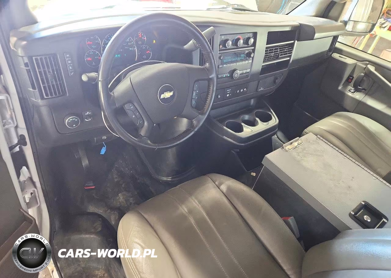2023 Chevrolet Express G2500 VIN:1GCWGAFP0P1231808 - 8