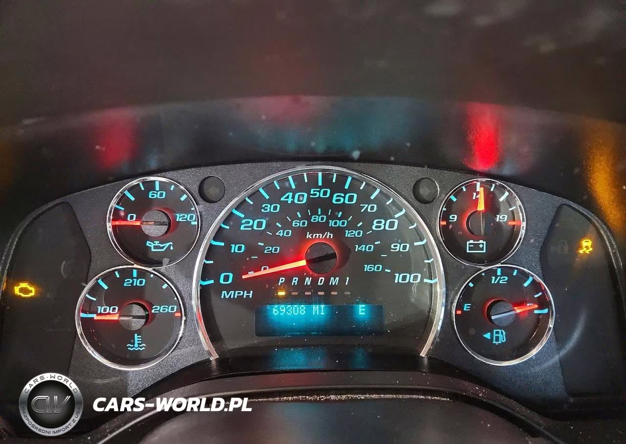 2023 Chevrolet Express G2500 VIN:1GCWGAFP0P1231808 - 9