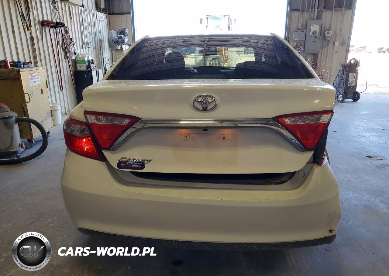 2016 Toyota Camry Le VIN:4T4BF1FKXGR516943 - 6