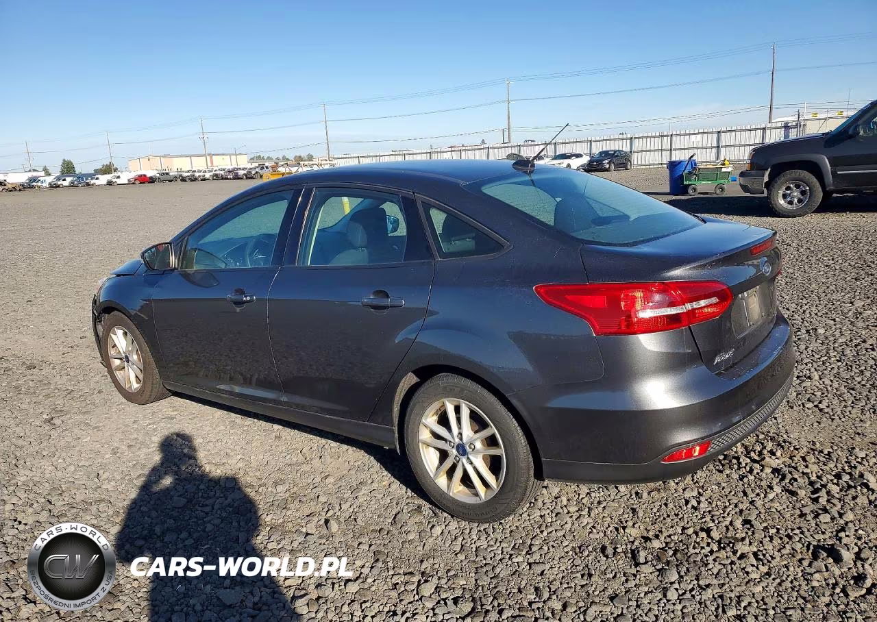 2018 Ford Focus Se VIN:1FADP3F29JL323198 - 2