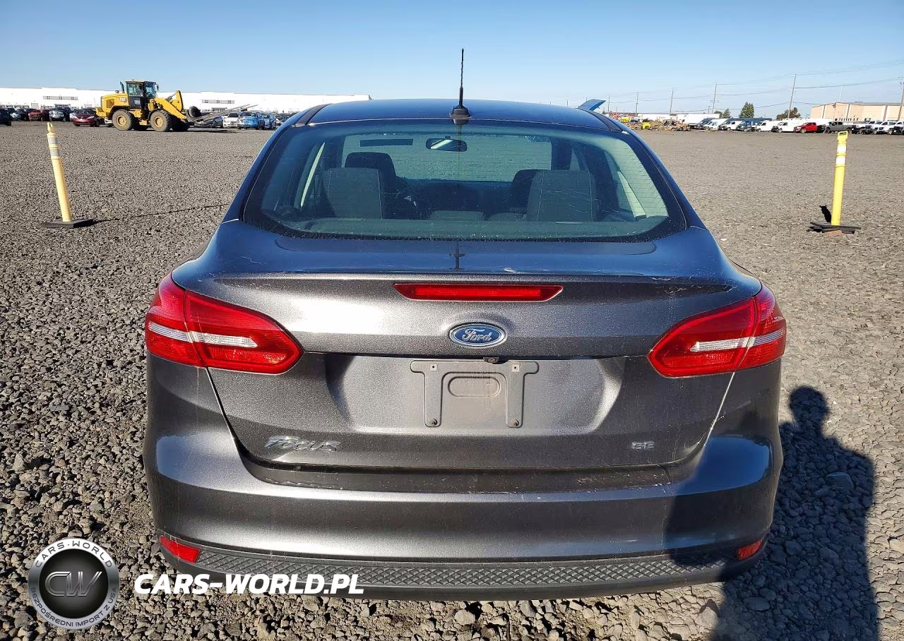 2018 Ford Focus Se VIN:1FADP3F29JL323198 - 6