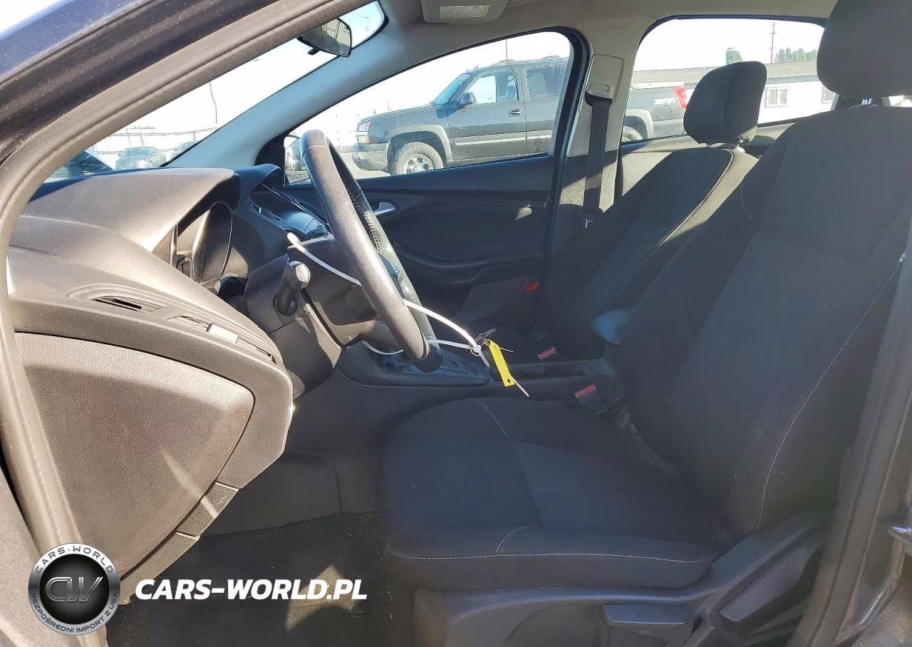 2018 Ford Focus Se VIN:1FADP3F29JL323198 - 7