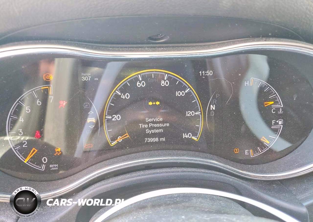 2018 Jeep Grand Cherokee Laredo VIN:1C4RJFAGXJC137949 - 9