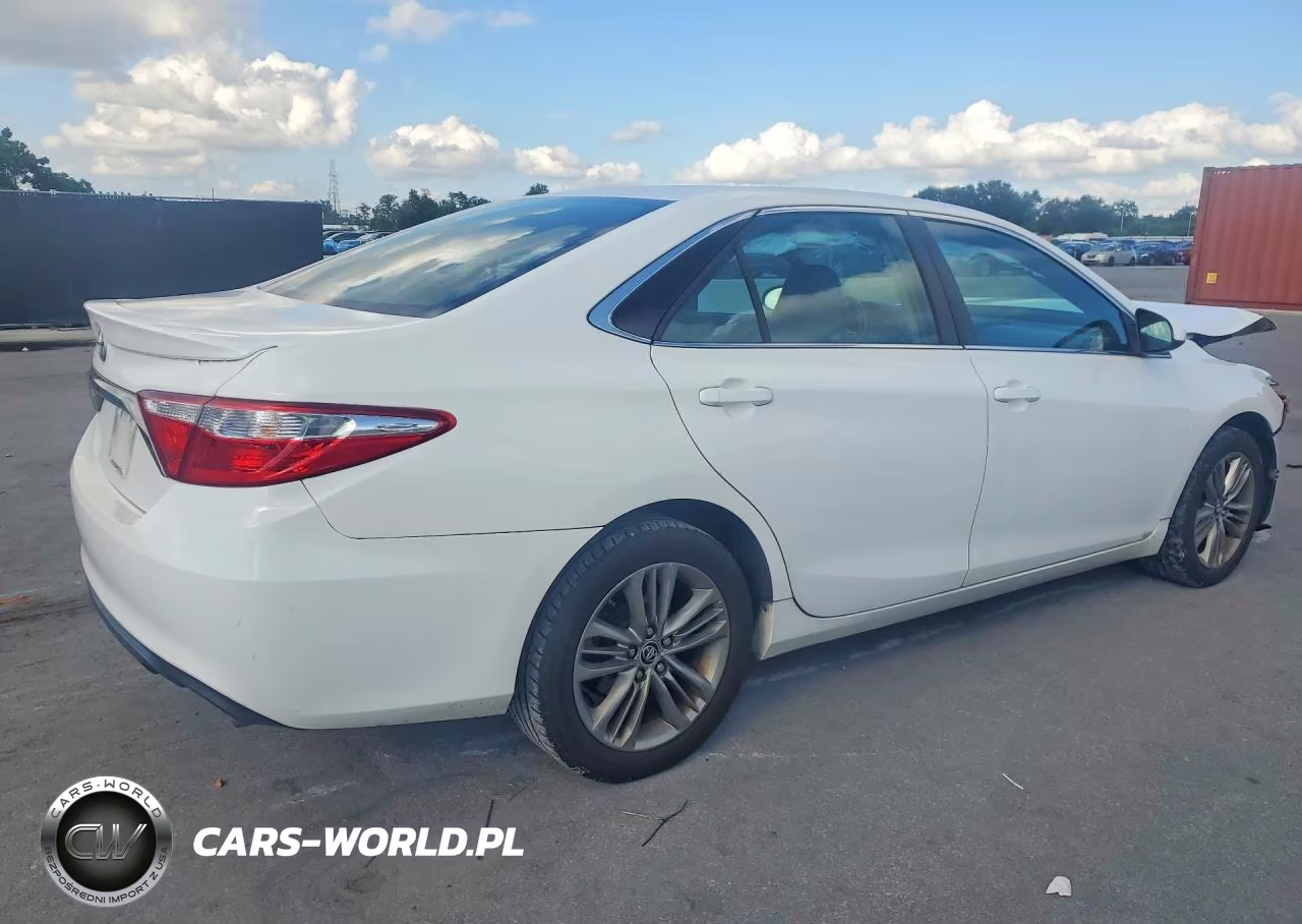 2015 Toyota Camry Se VIN:4T1BF1FK5FU952530 - 3