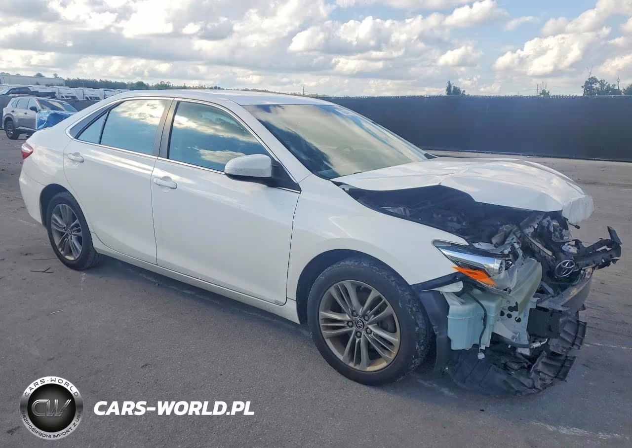 2015 Toyota Camry Se VIN:4T1BF1FK5FU952530 - 4