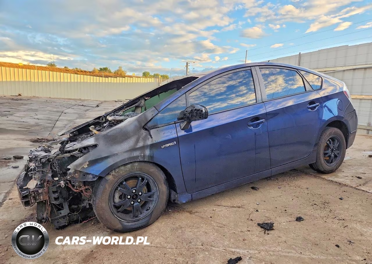 2014 Toyota Prius Two VIN:JTDKN3DU9E1755657 - 1