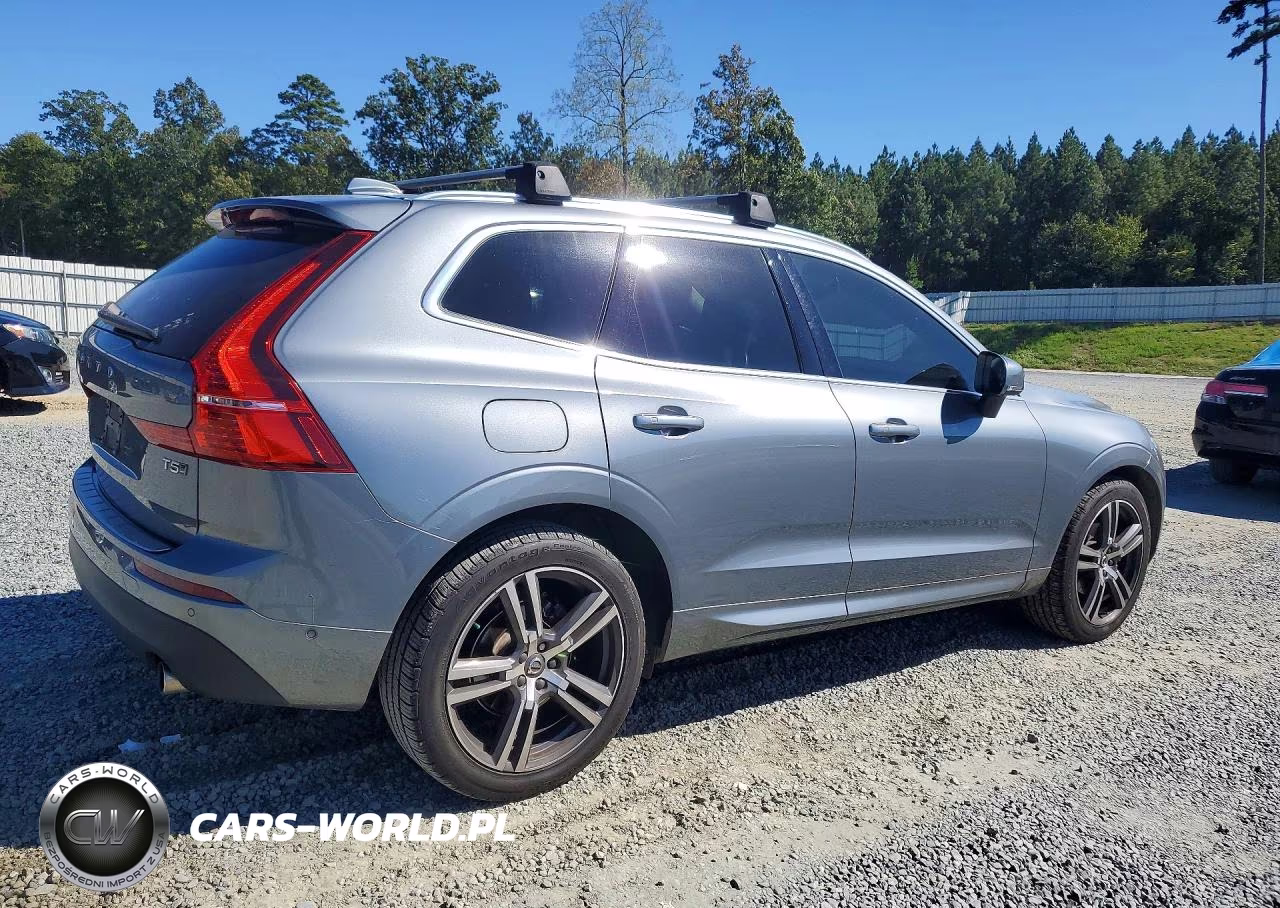 2018 Volvo Xc60 T5 VIN:LYV102RKXJB086636 - 3
