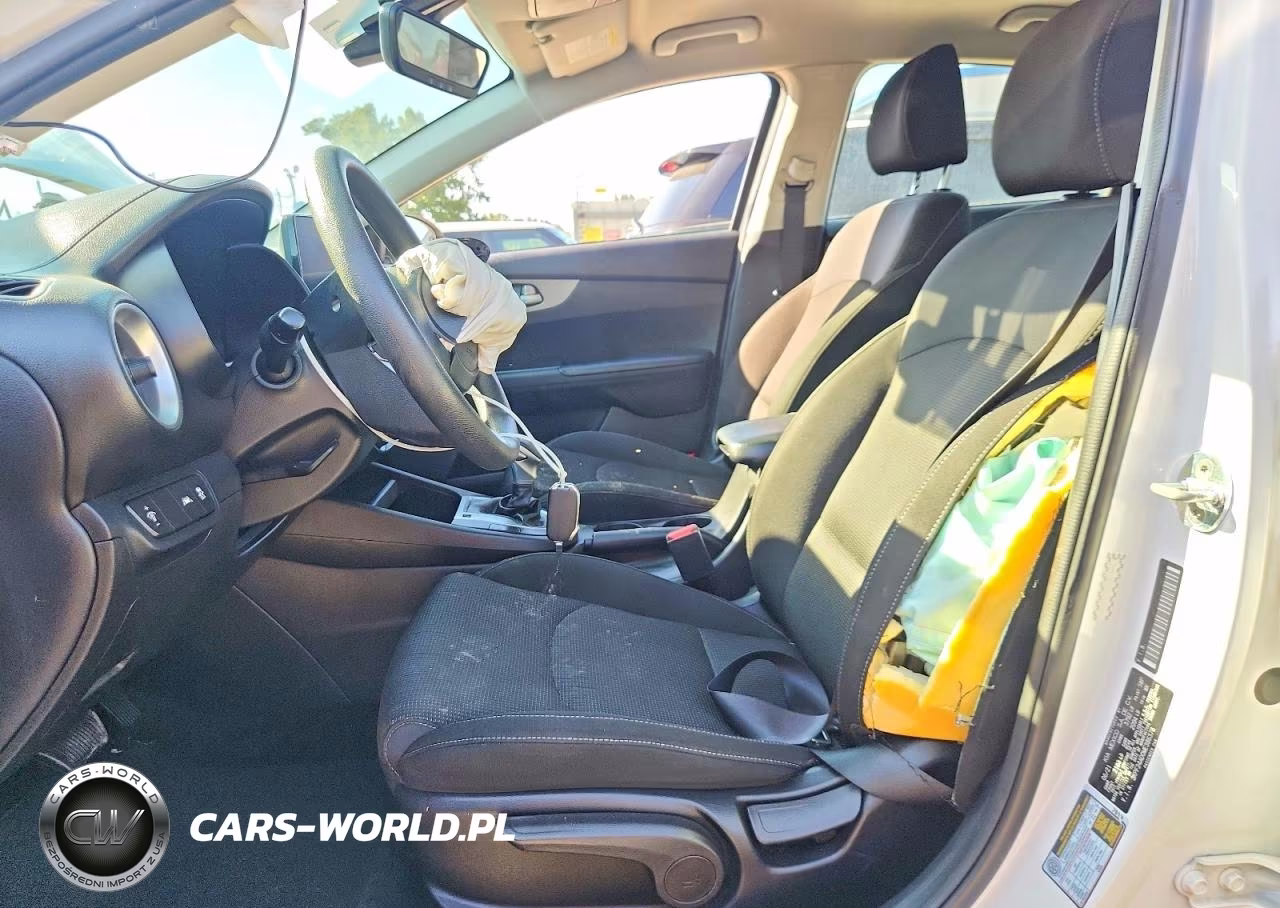 2021 Kia Forte Lxs VIN:3KPF24AD0ME386378 - 7