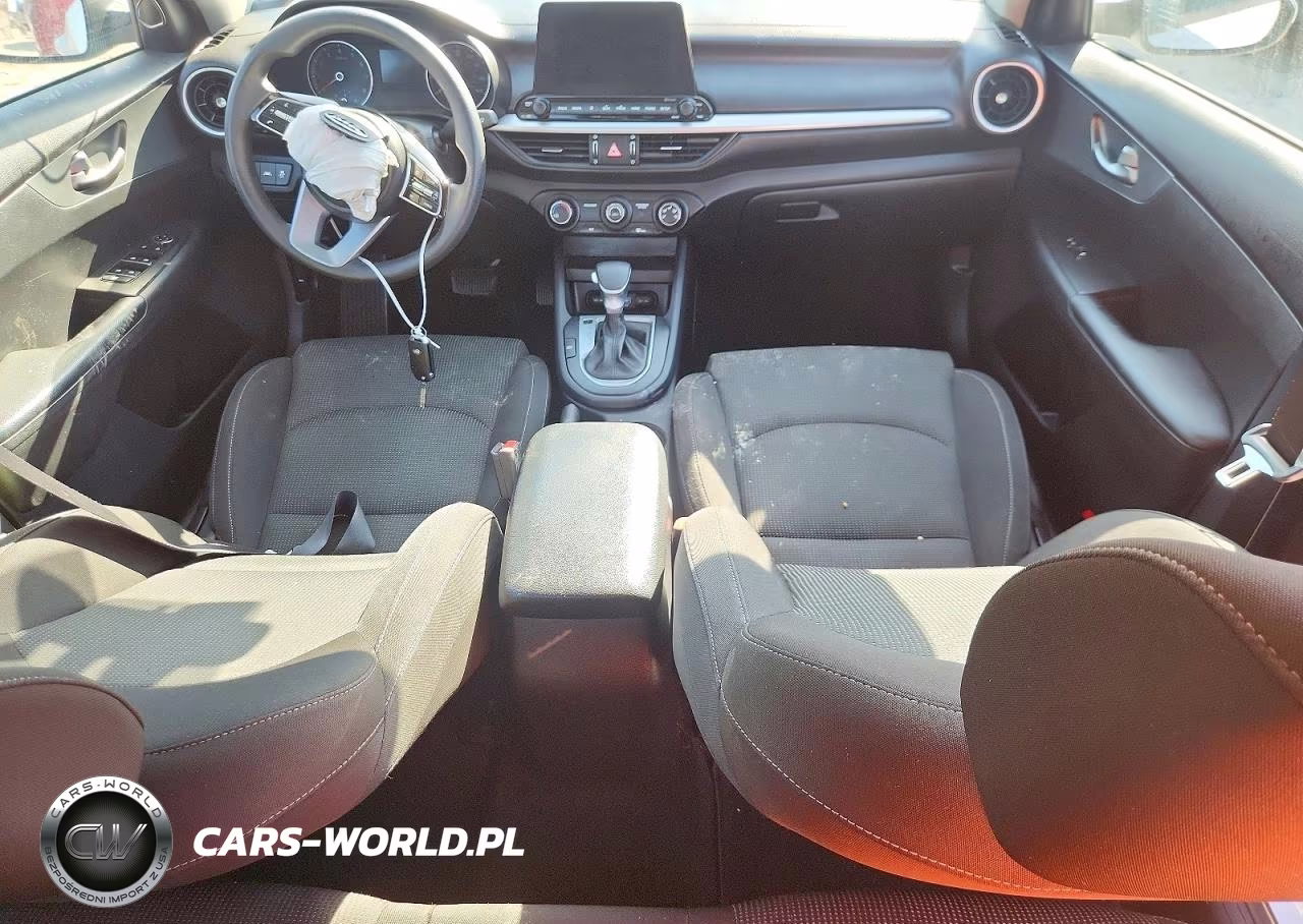 2021 Kia Forte Lxs VIN:3KPF24AD0ME386378 - 8