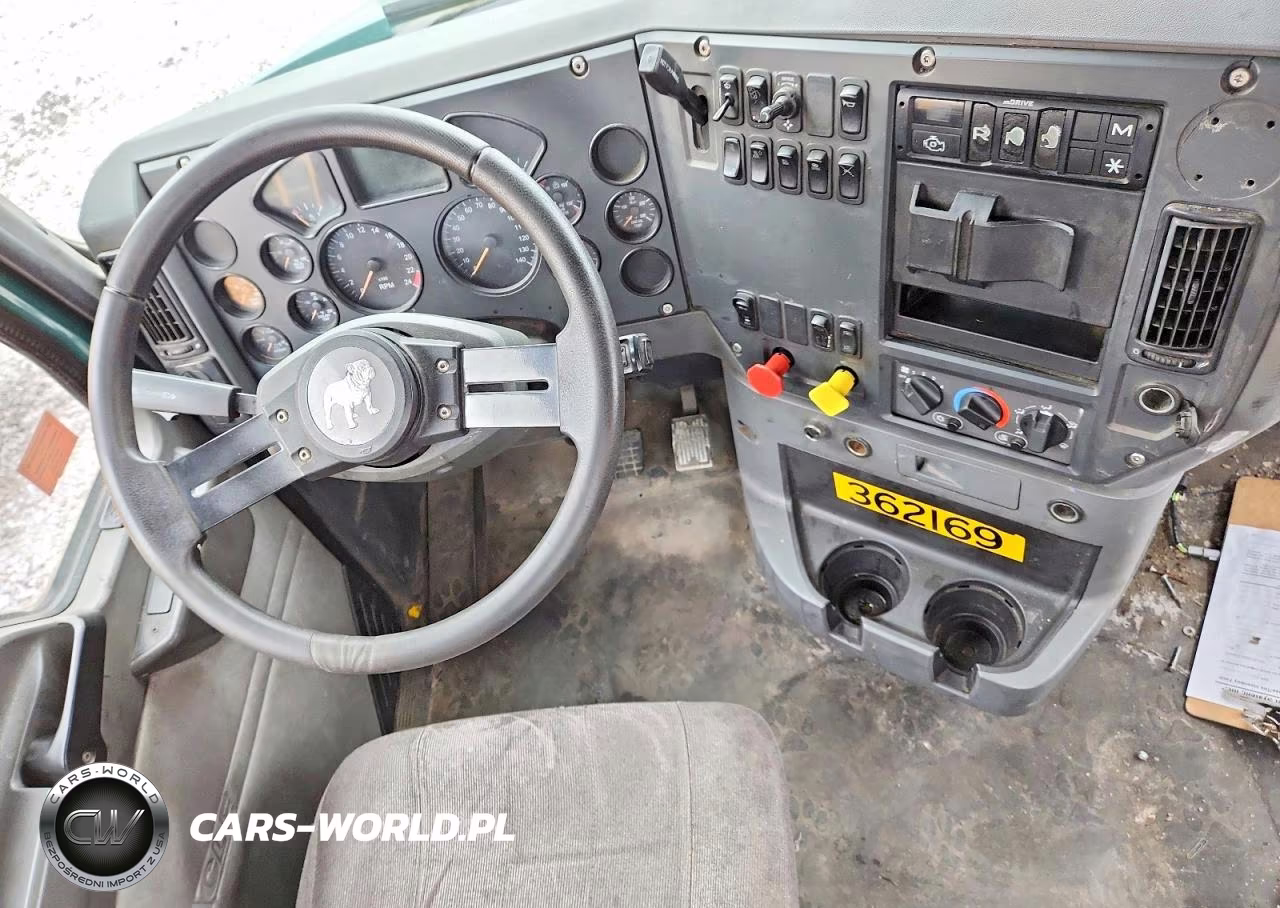 2017 Mack Cxu612 Semi Truck VIN:1M1AW01X2HM009477 - 8