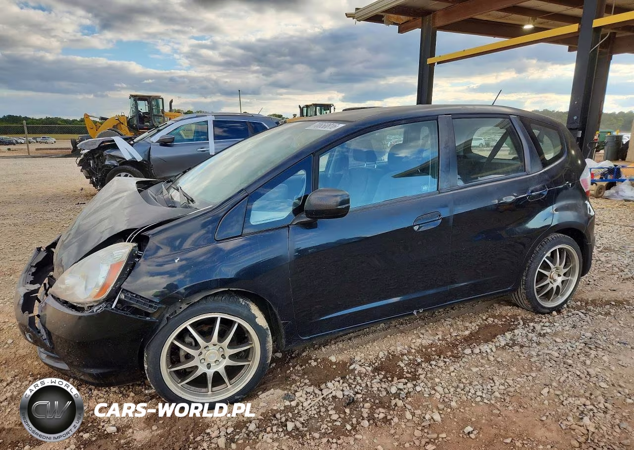 2011 Honda Fit VIN:JHMGE8H37BS010978 - 1