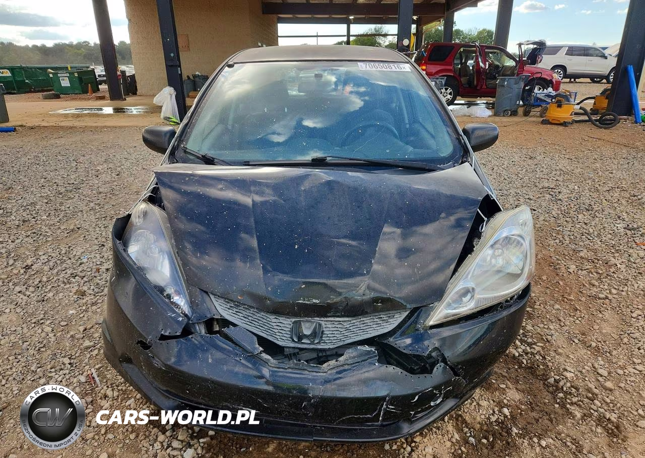 2011 Honda Fit VIN:JHMGE8H37BS010978 - 5