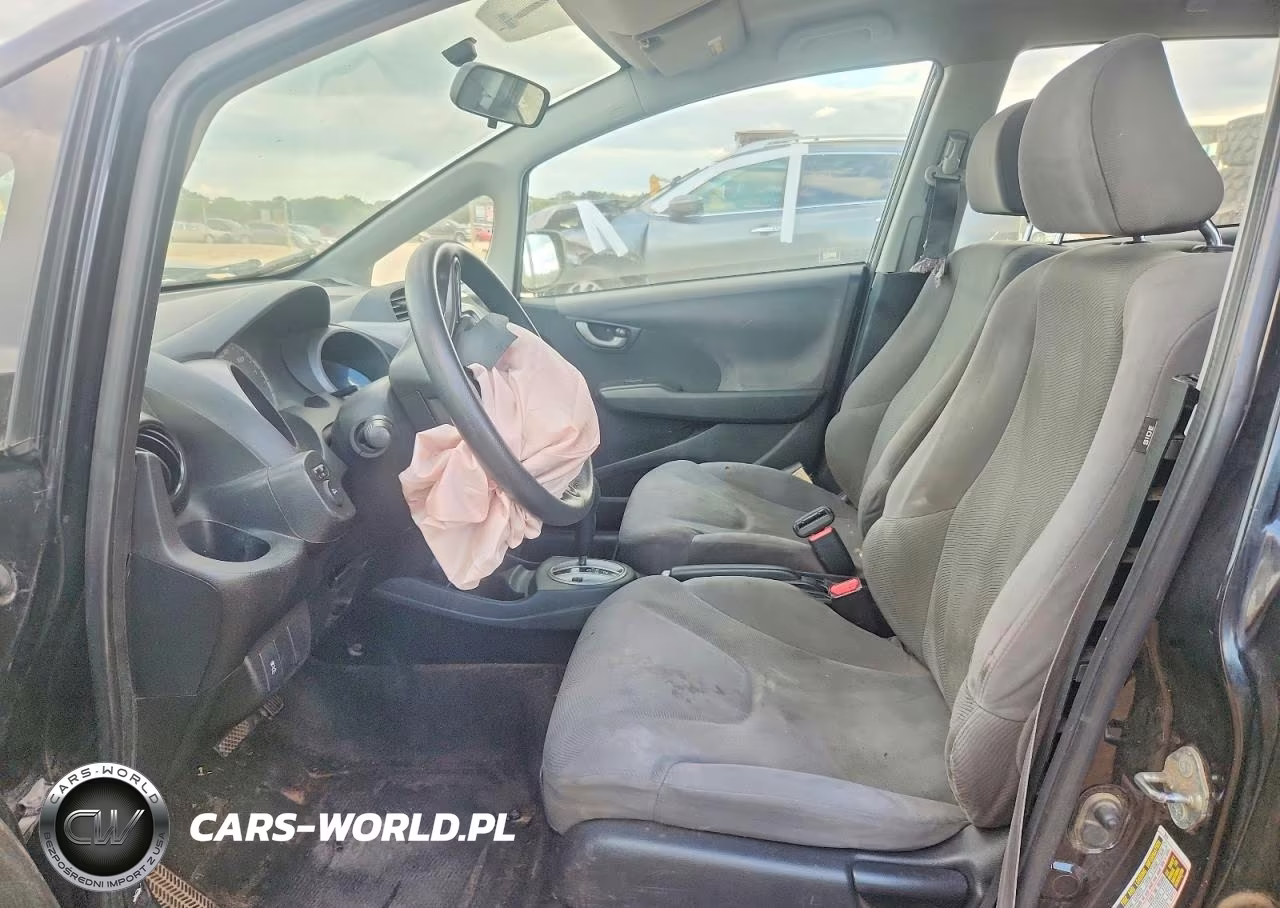 2011 Honda Fit VIN:JHMGE8H37BS010978 - 7
