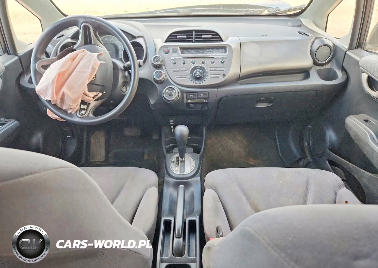 2011 Honda Fit VIN:JHMGE8H37BS010978 - 8