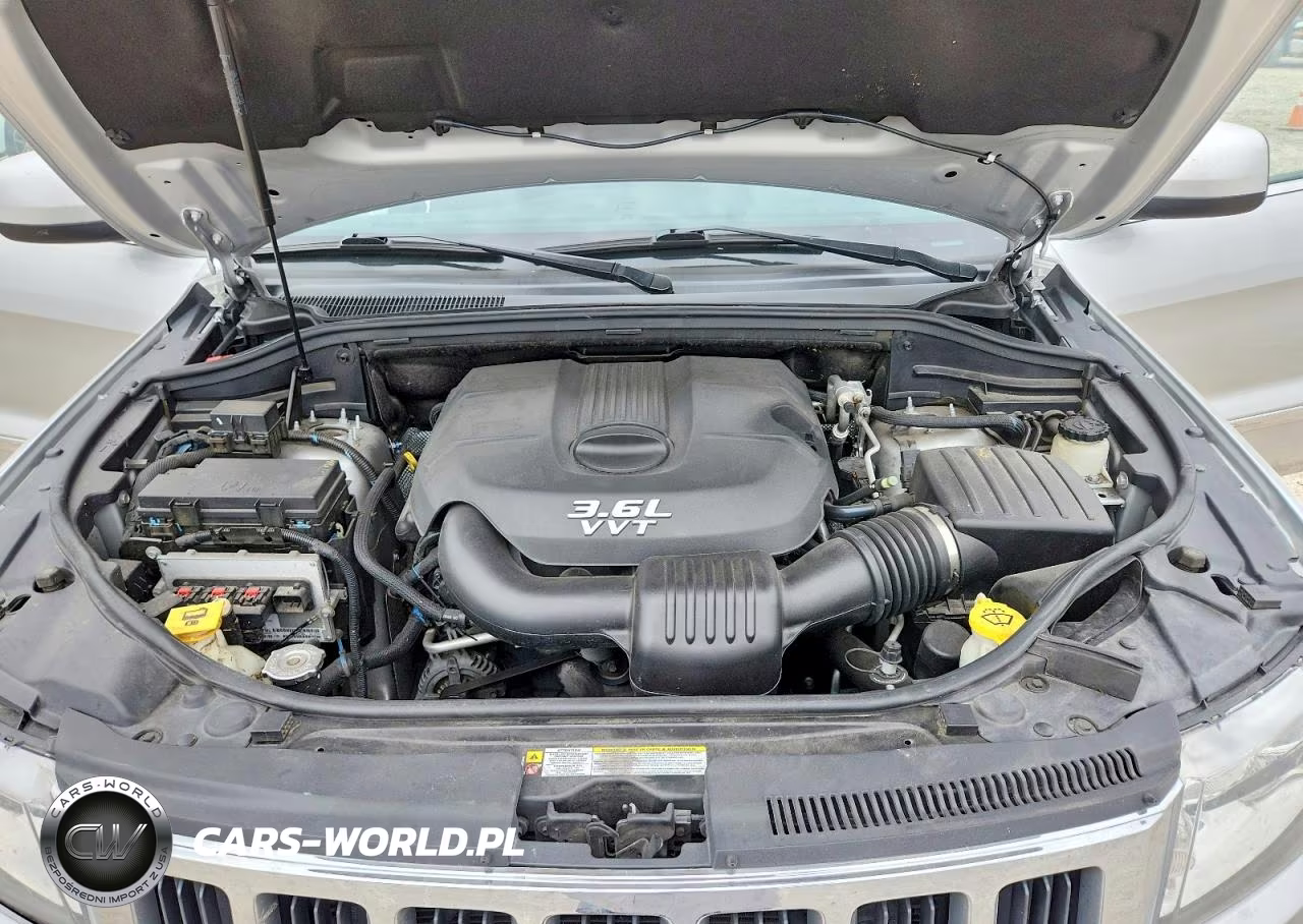 2012 Jeep Grand Cherokee Laredo VIN:1C4RJEAG0CC234977 - 12