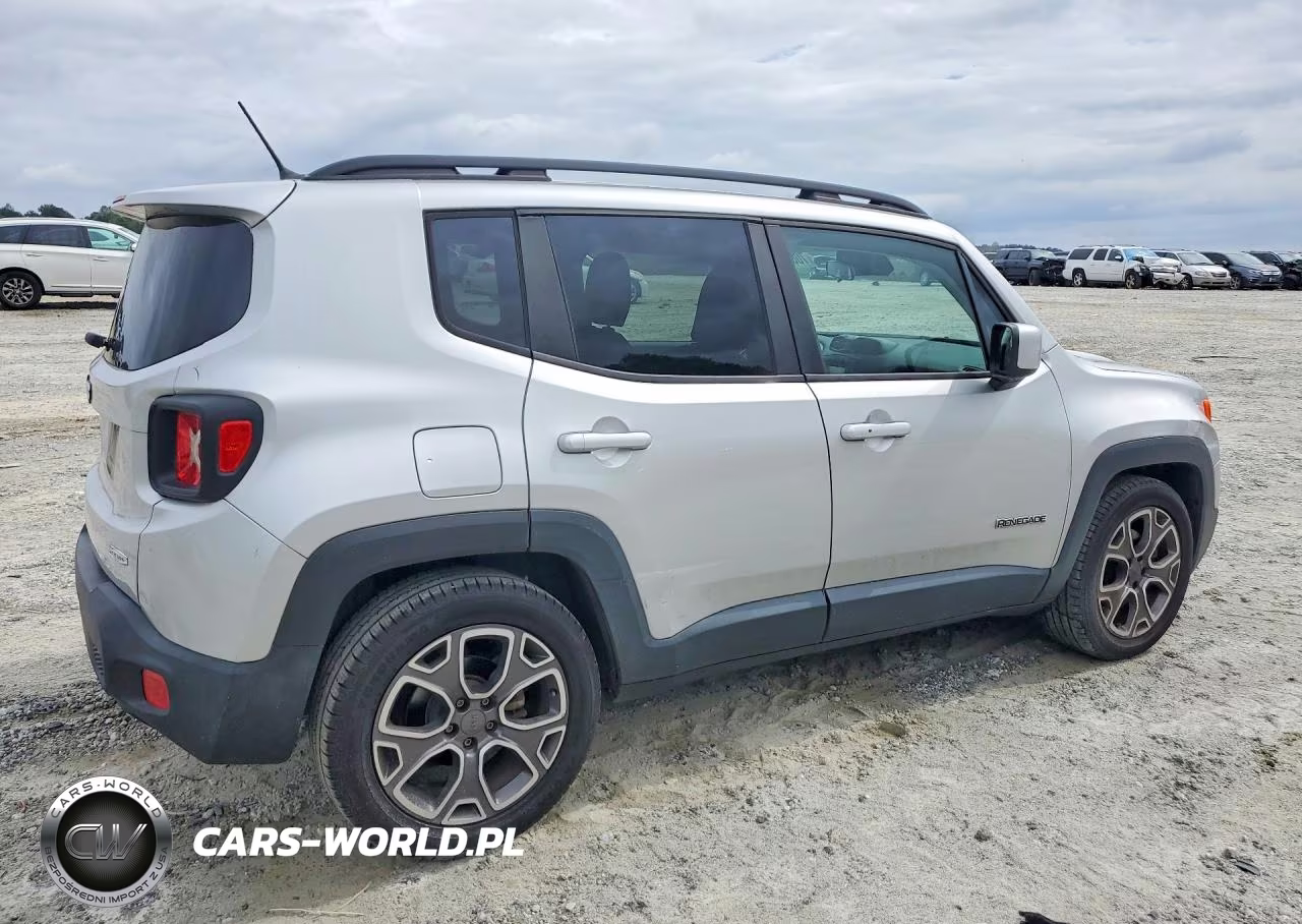 2015 Jeep Renegade Latitude VIN:ZACCJABT4FPB34178 - 3