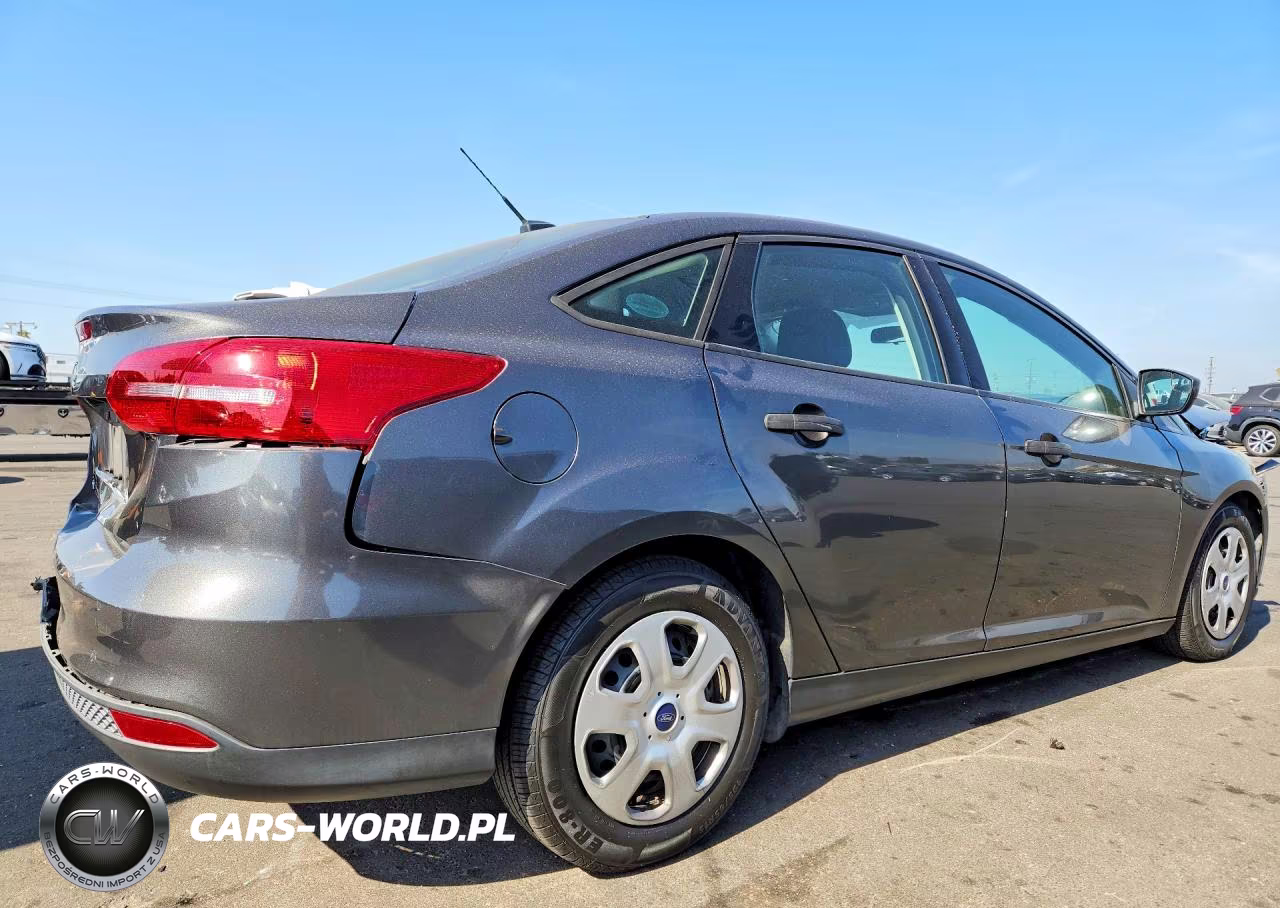 2016 Ford Focus S VIN:1FADP3E21GL282303 - 3