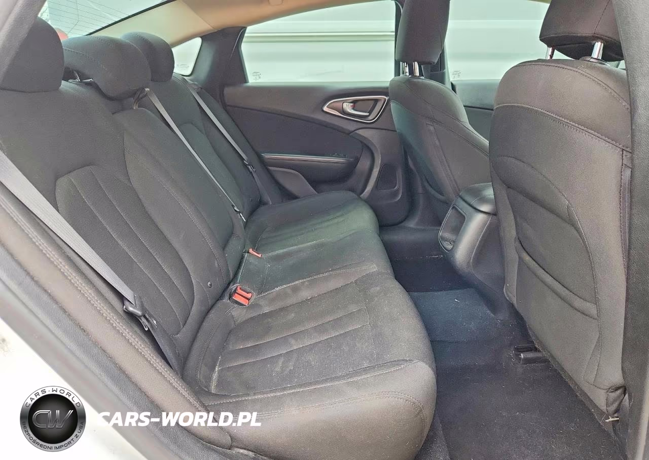 2015 Chrysler 200 Limited VIN:1C3CCCAB6FN691461 - 10