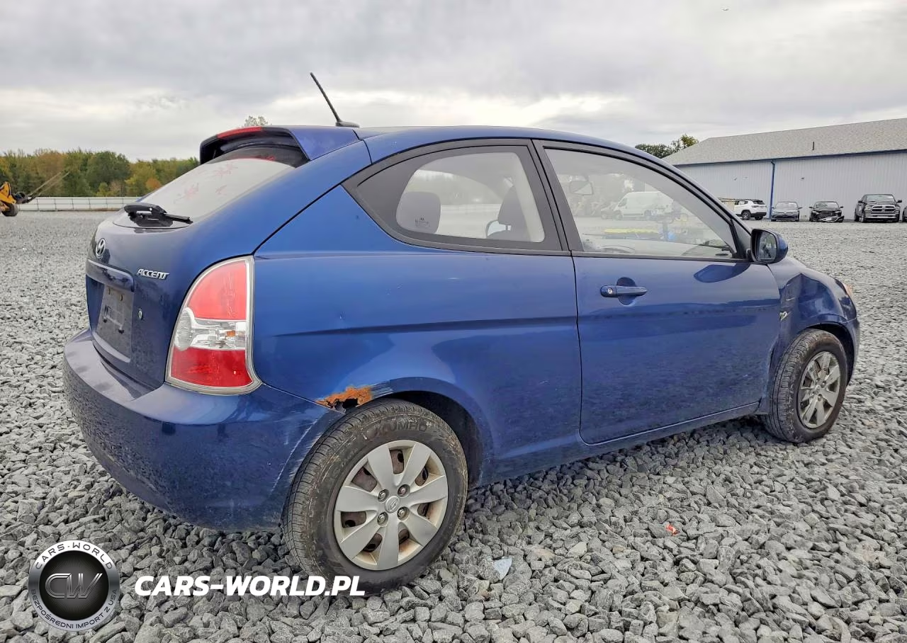 2011 Hyundai Accent Gs VIN:KMHCM3AC4BU188590 - 3
