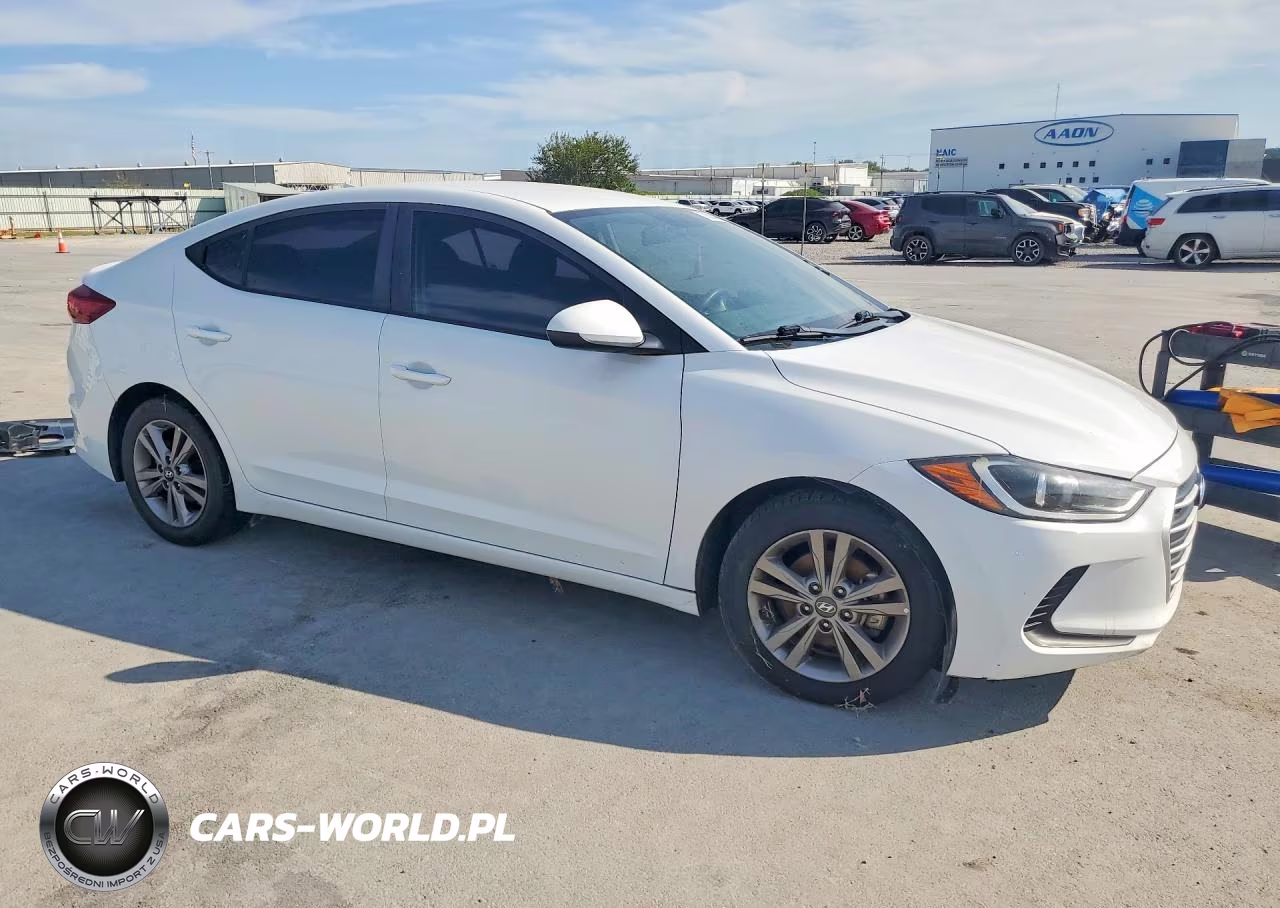 2018 Hyundai Elantra Sel VIN:5NPD84LF4JH258642 - 4