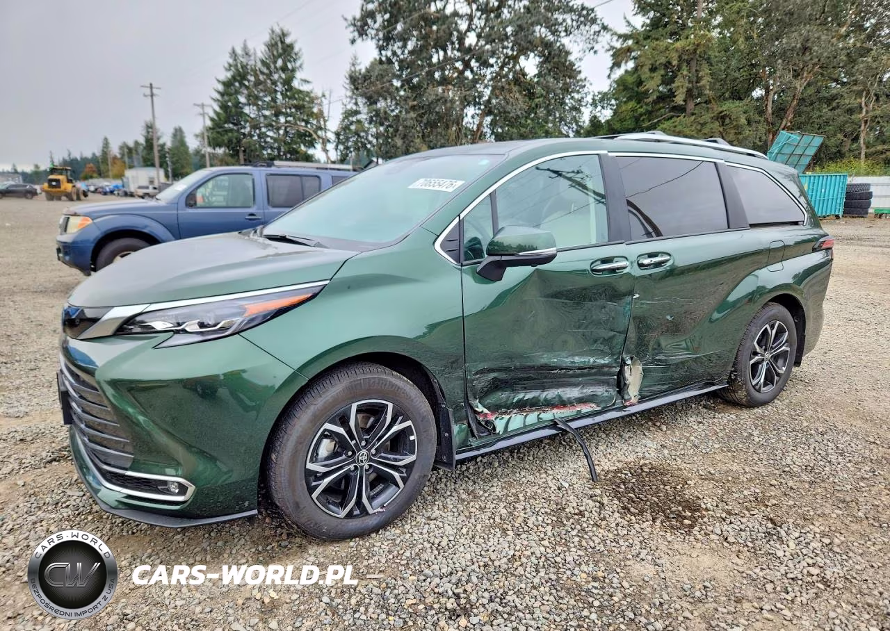 2025 Toyota Sienna Platinum 7-Passenger