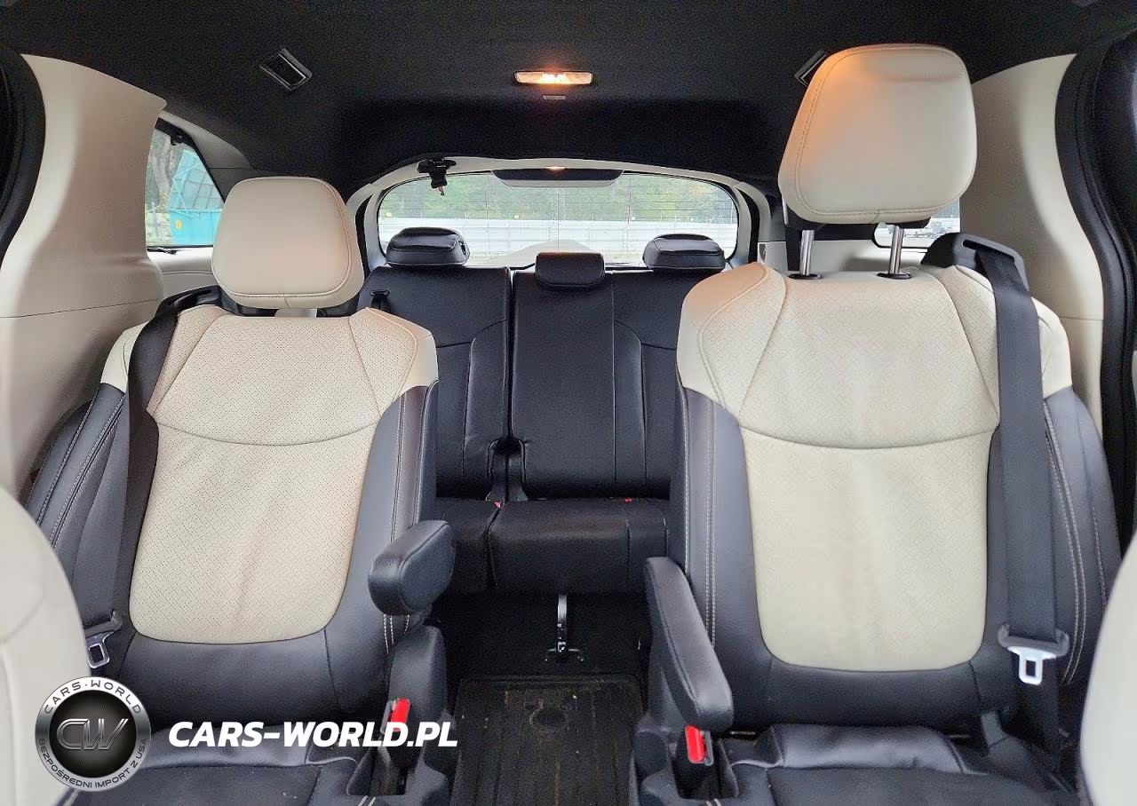 2025 Toyota Sienna Platinum 7-Passenger VIN:5TDESKFC3SS222805 - 10