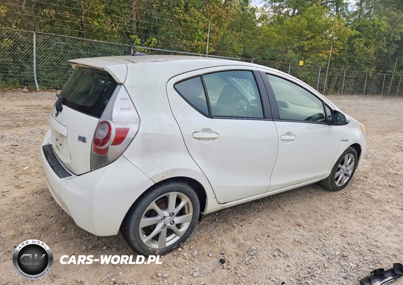 2012 Toyota Prius C Four VIN:JTDKDTB39C1000941 - 3
