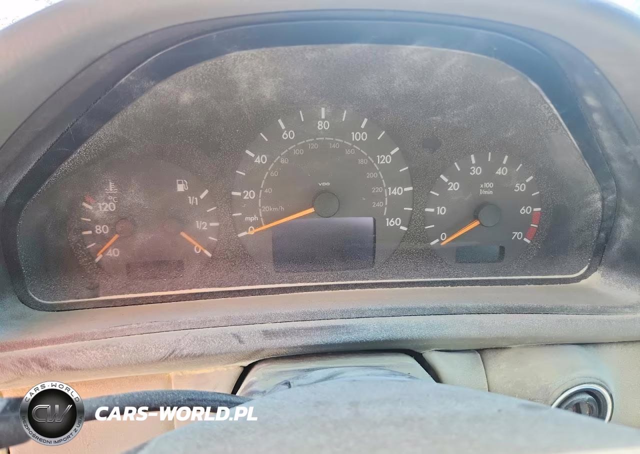 2001 Mercedes-Benz Clk 430 VIN:WDBLK70G71T070302 - 9