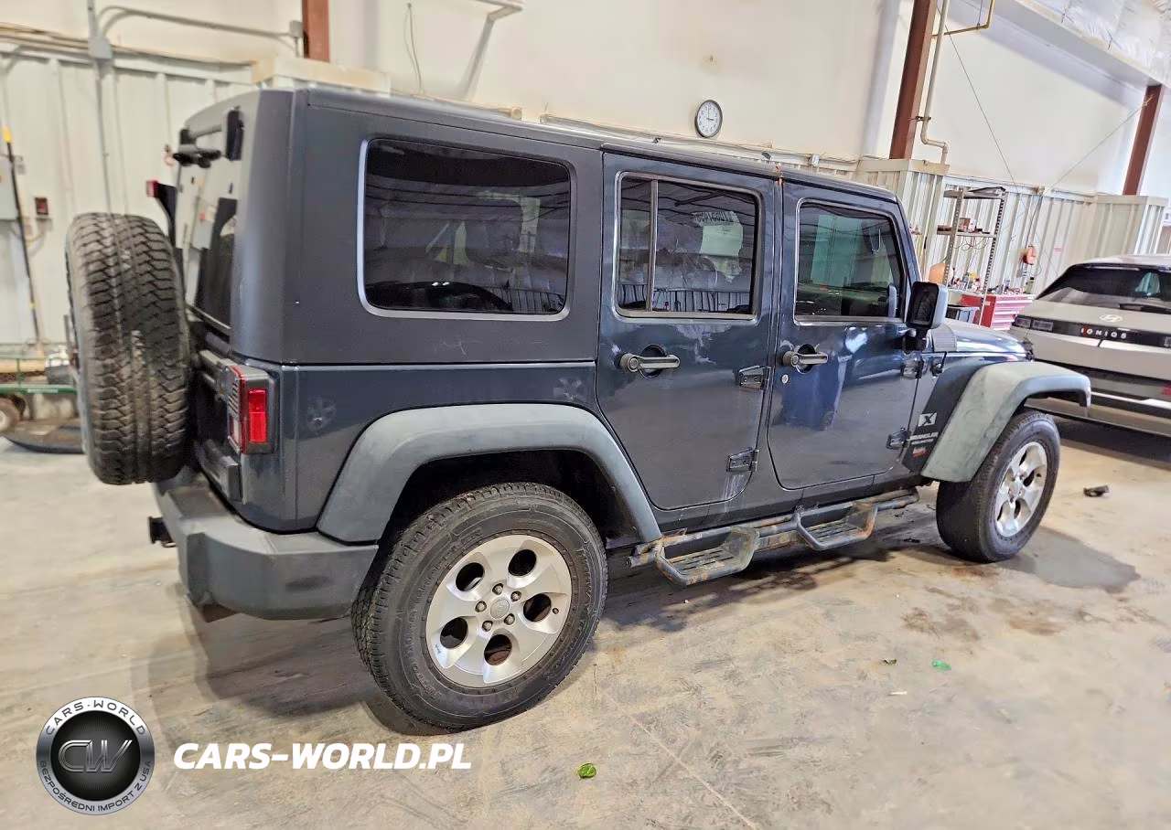 2008 Jeep Wrangler Unlimited X VIN:1J4GA39198L608161 - 3