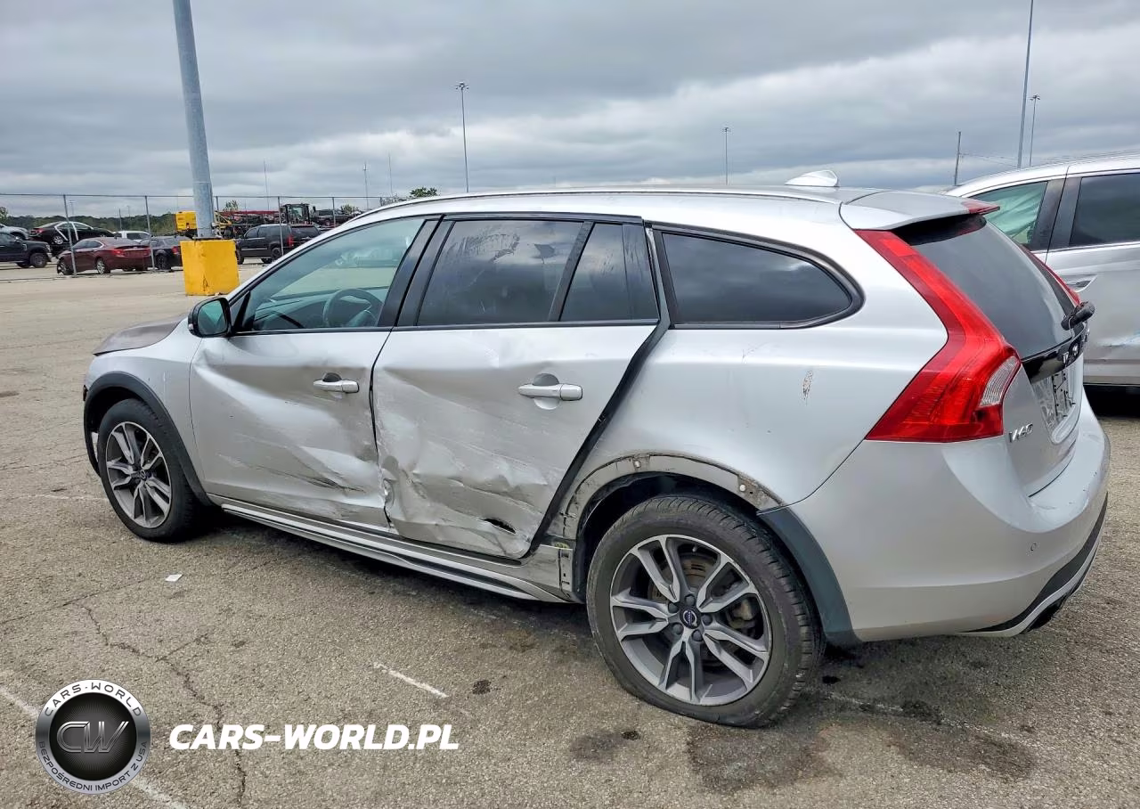2018 Volvo V60 Cross Country Premier VIN:YV440MWK6J2052396 - 2
