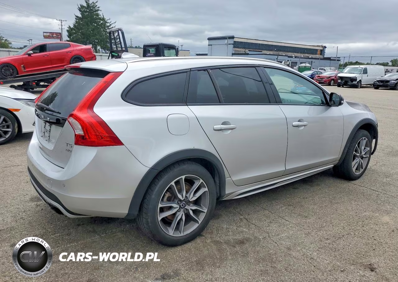 2018 Volvo V60 Cross Country Premier VIN:YV440MWK6J2052396 - 3