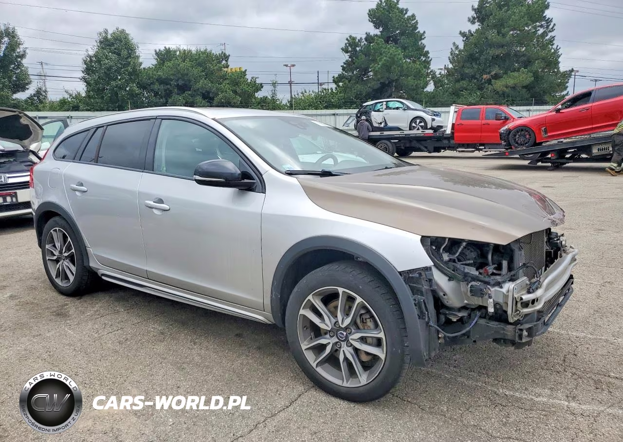 2018 Volvo V60 Cross Country Premier VIN:YV440MWK6J2052396 - 4