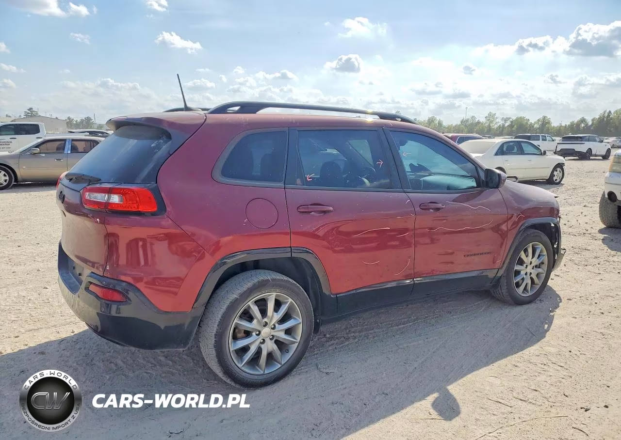 2018 Jeep Cherokee Latitude VIN:1C4PJLCB6JD604432 - 3