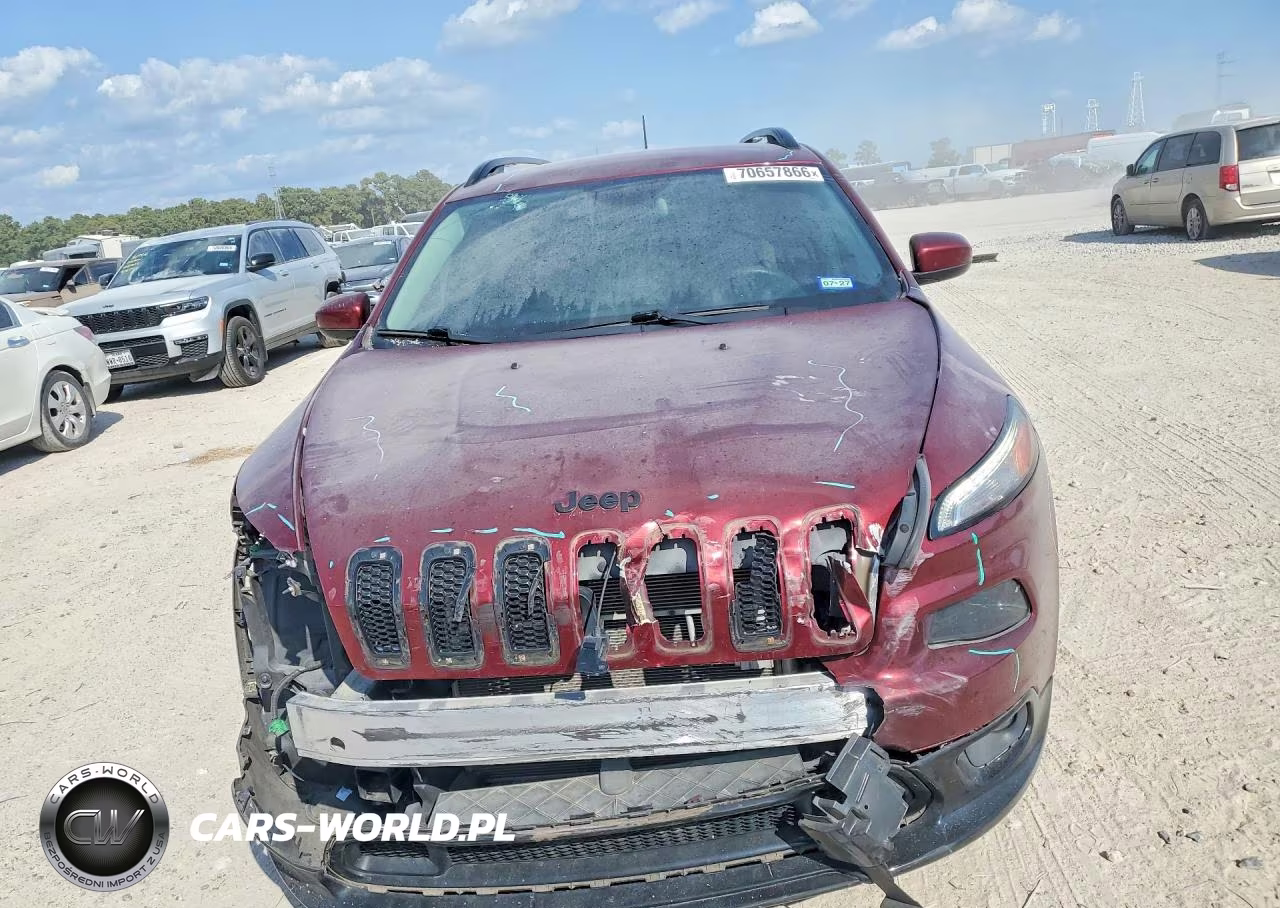 2018 Jeep Cherokee Latitude VIN:1C4PJLCB6JD604432 - 5