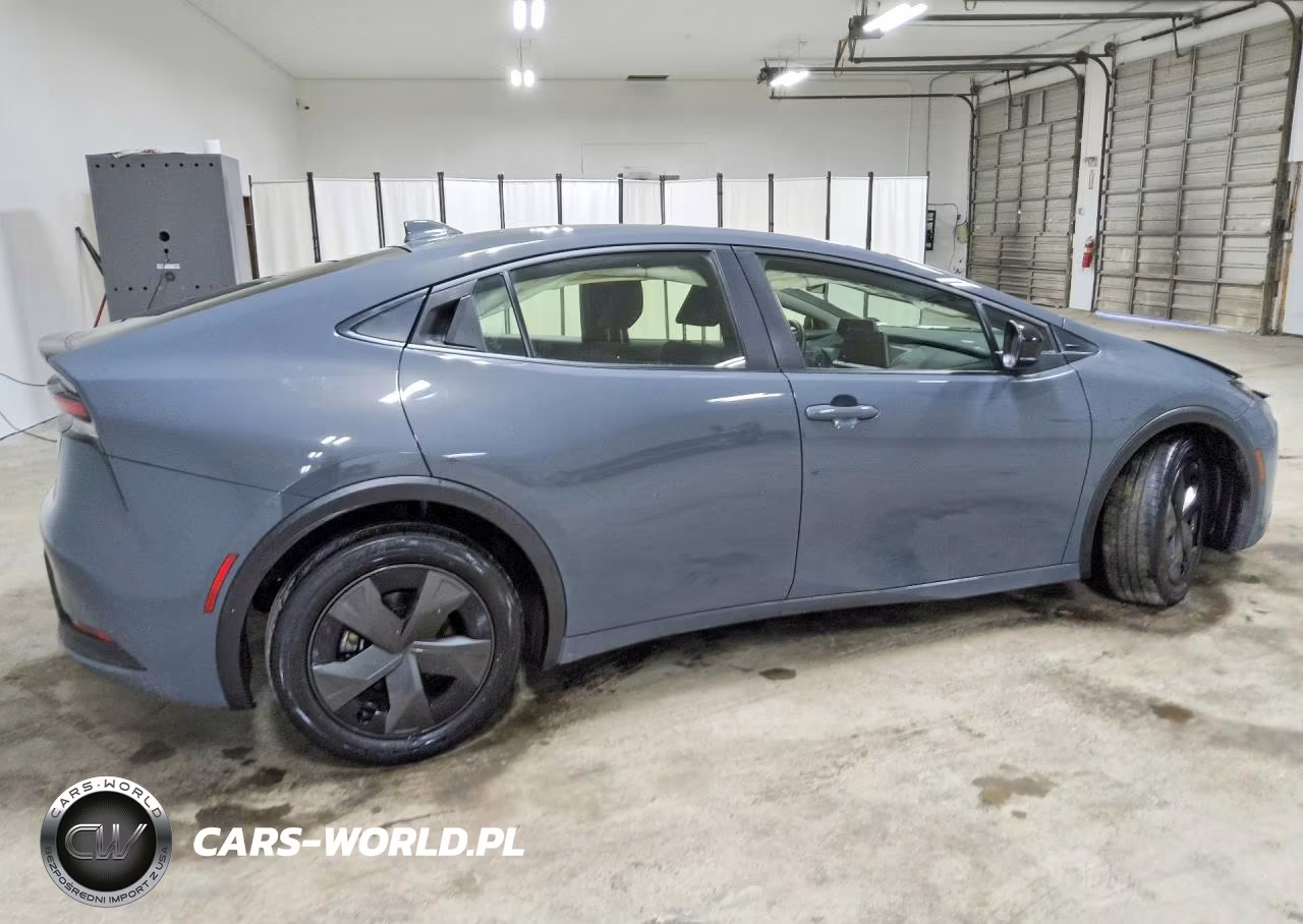 2024 Toyota Prius Le VIN:JTDACAAU2R3021477 - 3