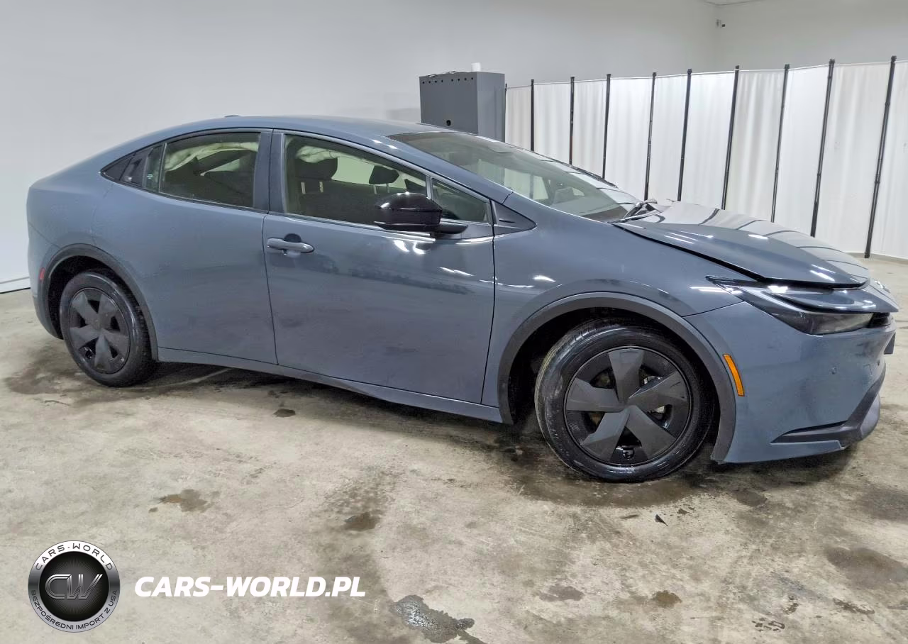 2024 Toyota Prius Le VIN:JTDACAAU2R3021477 - 4