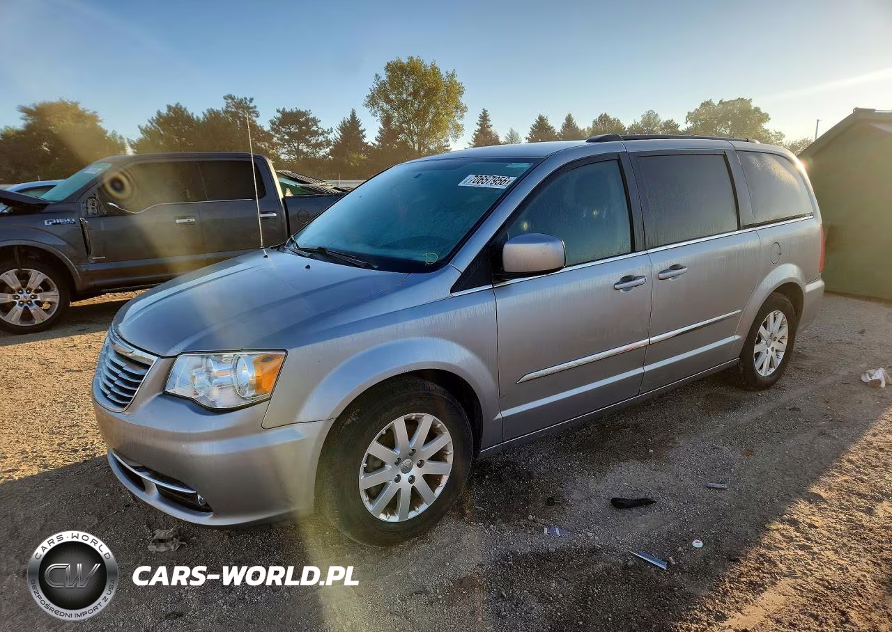 2016 Chrysler Town & Country Touring – zdjęcie 1 z 12