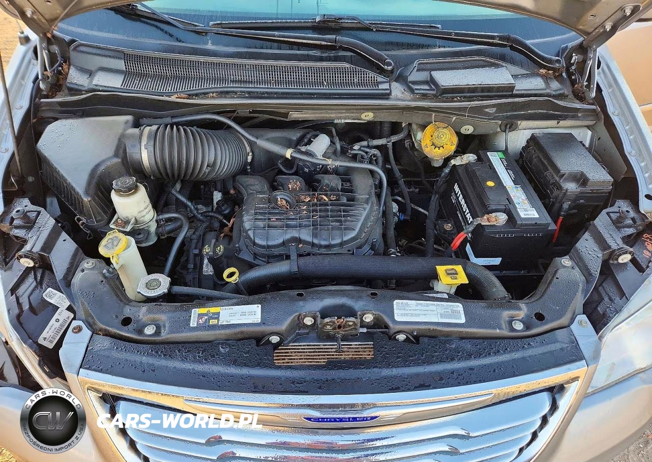 2016 Chrysler Town & Country Touring VIN:2C4RC1BGXGR271288 - 11