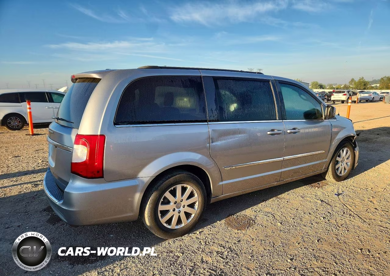 2016 Chrysler Town & Country Touring VIN:2C4RC1BGXGR271288 - 3